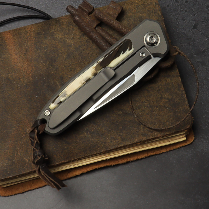 25/072 German Edition Fuller Arno Bernard Knives - iMamba Titan Messer RWL-34 Stahl und Warzenschein Dyed
