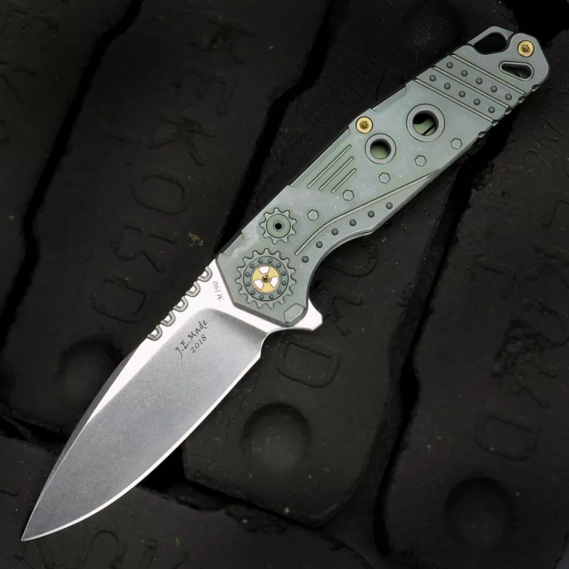 Folder Combustion 2018 - JE made Knives M390 blade Titanium handle green Knives with history