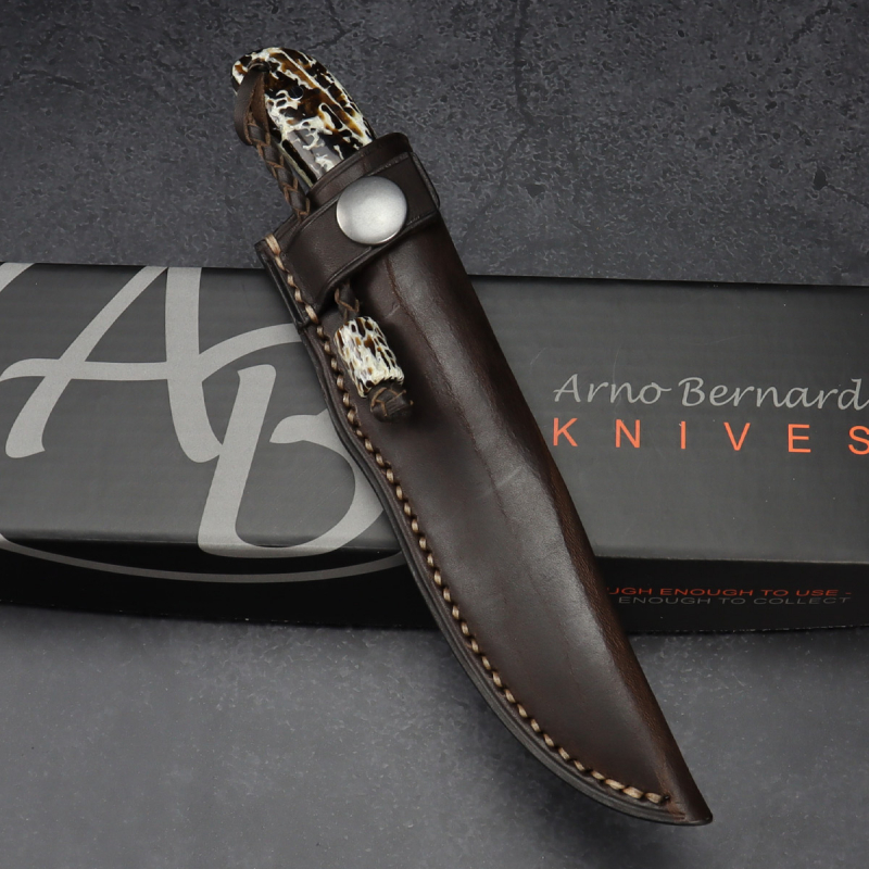 Fin & Feather von Arno Bernard Knives mit stabilisierten Griff aus Kuduknochen in 2 Farben