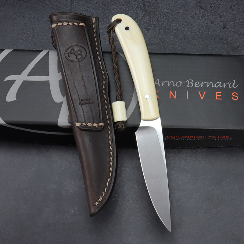 Fin & Feather von Arno Bernard Knives mit Griff aus Warzenschweinstoßzahn natur