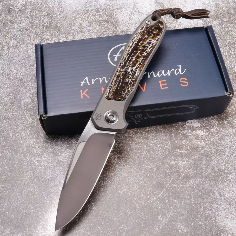 German Edition Arno Bernard Knives iMamba Kudu bone brown + titanium handle RWL-34 - framelock
