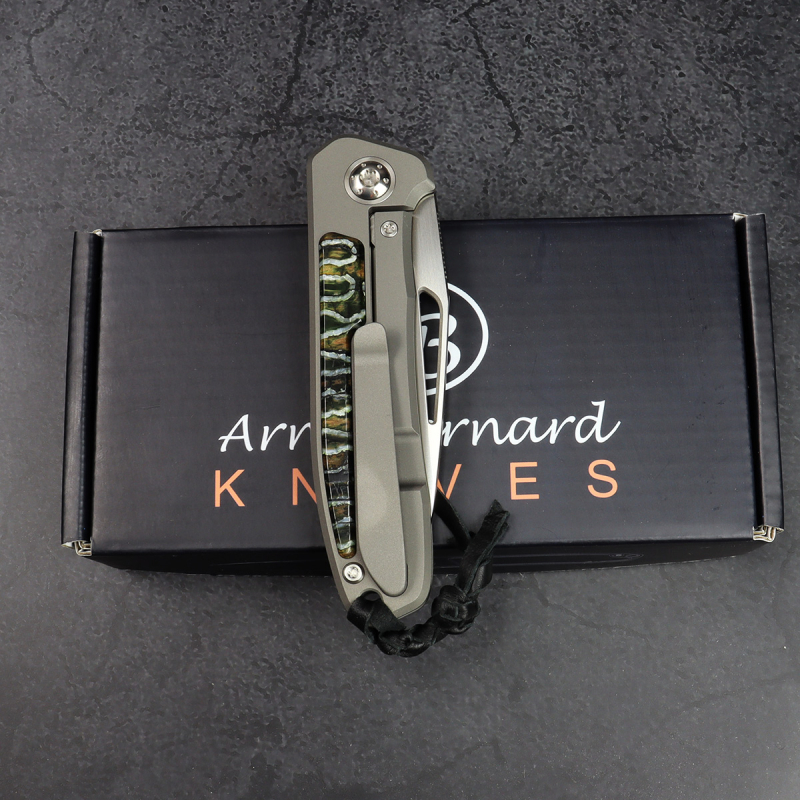 ABVERKAUF - German Edition skelettiert - Arno Bernard Knives iMamba RWL-34 Mammutbackenzahn grün Titan 24/178