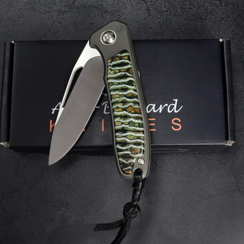 ABVERKAUF - German Edition skelettiert - Arno Bernard Knives iMamba RWL-34 Mammutbackenzahn grün Titan 24/177