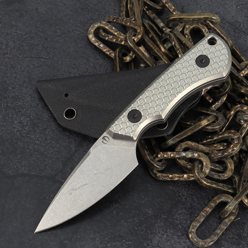 SK09 EDC Messer mit Titan Honeycomb - Produktionskratzer