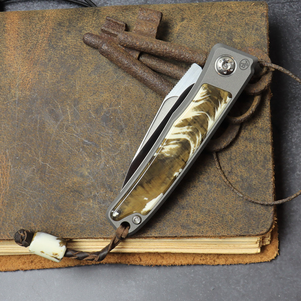 Rinkhals - Arno Bernard Knives - Slipjoint Titan Taschenmesser RWL34 mit Warzenscheinstoßzahn gefärbt 25-031