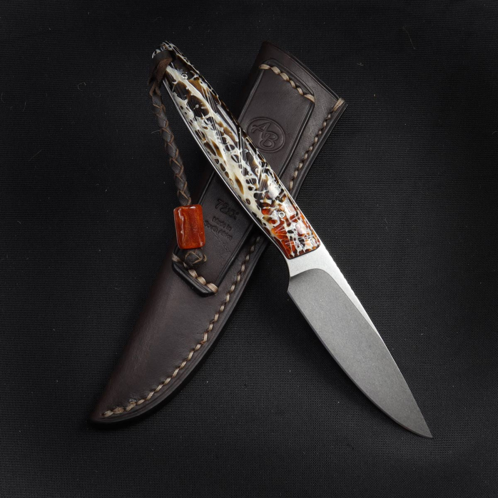 Bateleur - Arno Bernard Knives - EDC Messer N690 mit Kudu Knochengriff braun/orange und Lederscheide