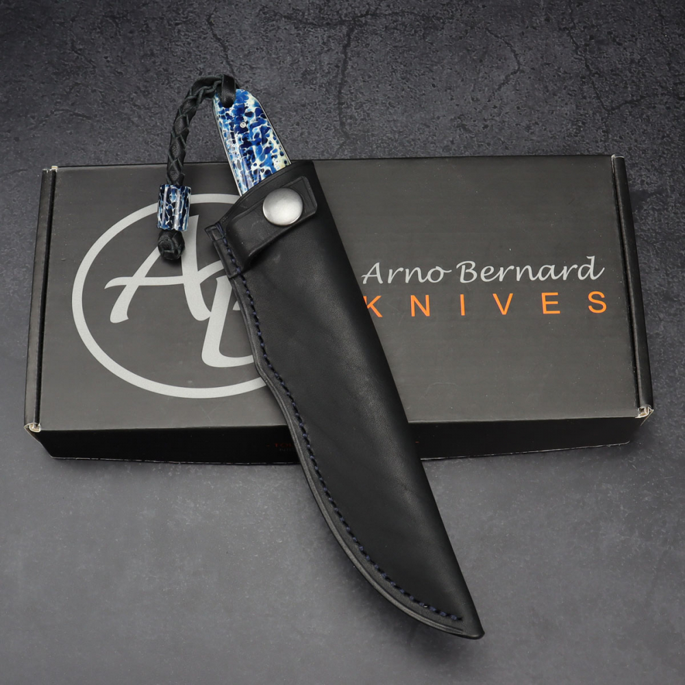 Angebot - Bongo Arno Bernard Knives EDC Messer mit 2-fach gefärbten Kuduknochen blau / rot