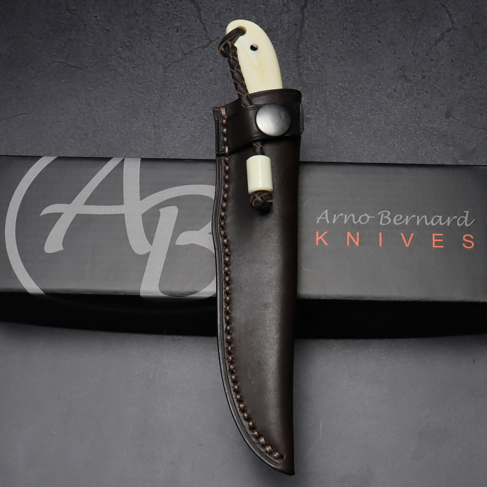 Fin & Feather von Arno Bernard Knives mit Griff aus Warzenschweinstoßzahn natur