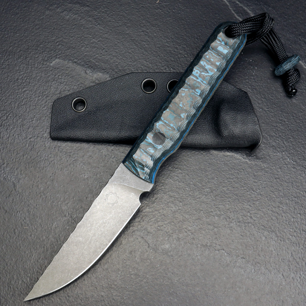 Forge Works - Gentleman - EDC Messer mit 3mm AEB-L Stahl und Griff aus FAT Carbon blau