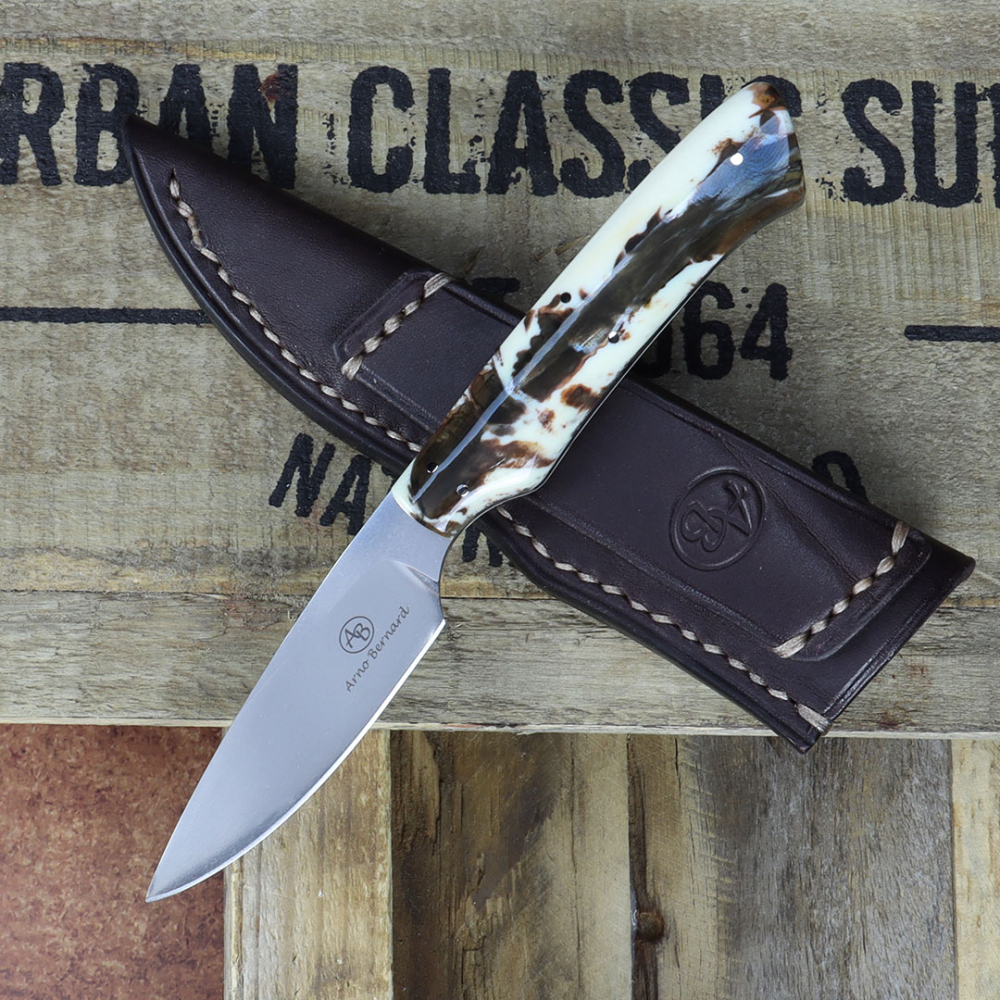 Galago Warthog dyed - Arno Bernard Knives small EDC knife with N690 steel and leather sheath