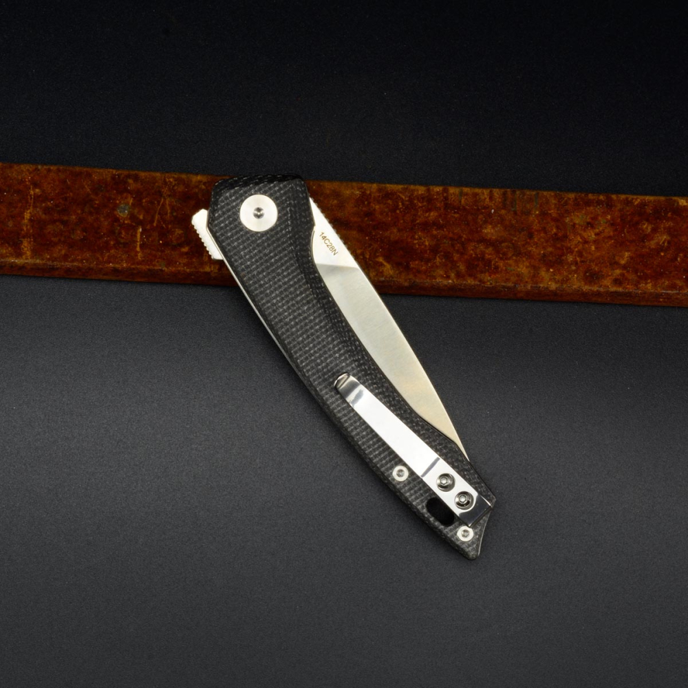 QSP knife Leopard Linerlock Folder with 14C28N steel and linen micarta black