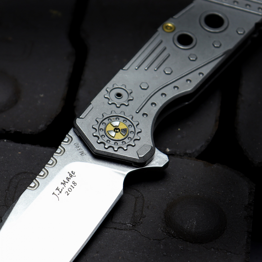 Folder Combustion 2018 - JE made Knives M390 blade Titanium handle silver Knives with history