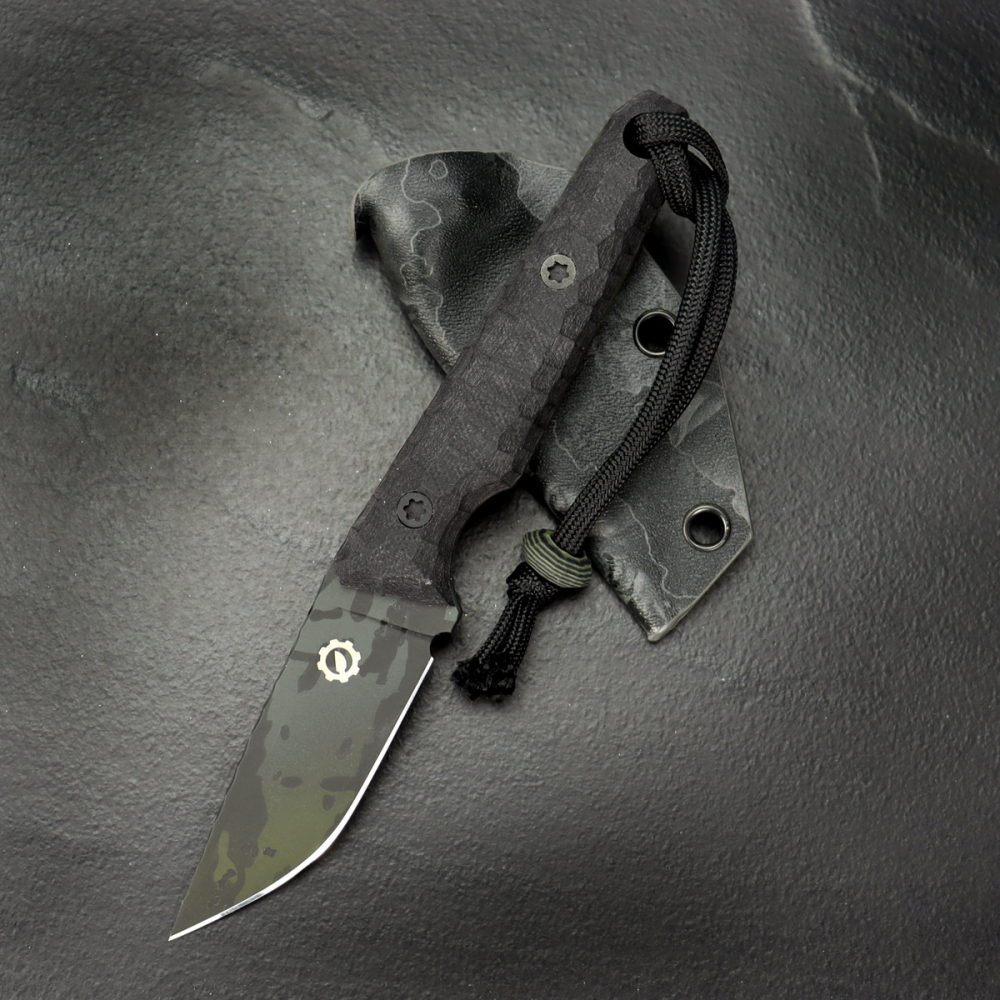 knyphe phone case + EDC knife securely stores a fixed-blade knife