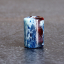 Bead aus Kuduknochen rot/blau - Arno Bernard Knives